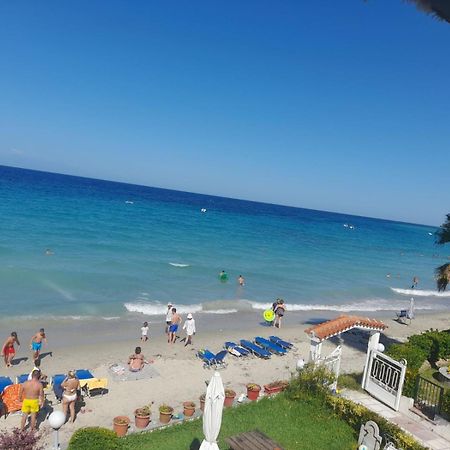 Iris Seafront Apartments Fourka Exterior foto