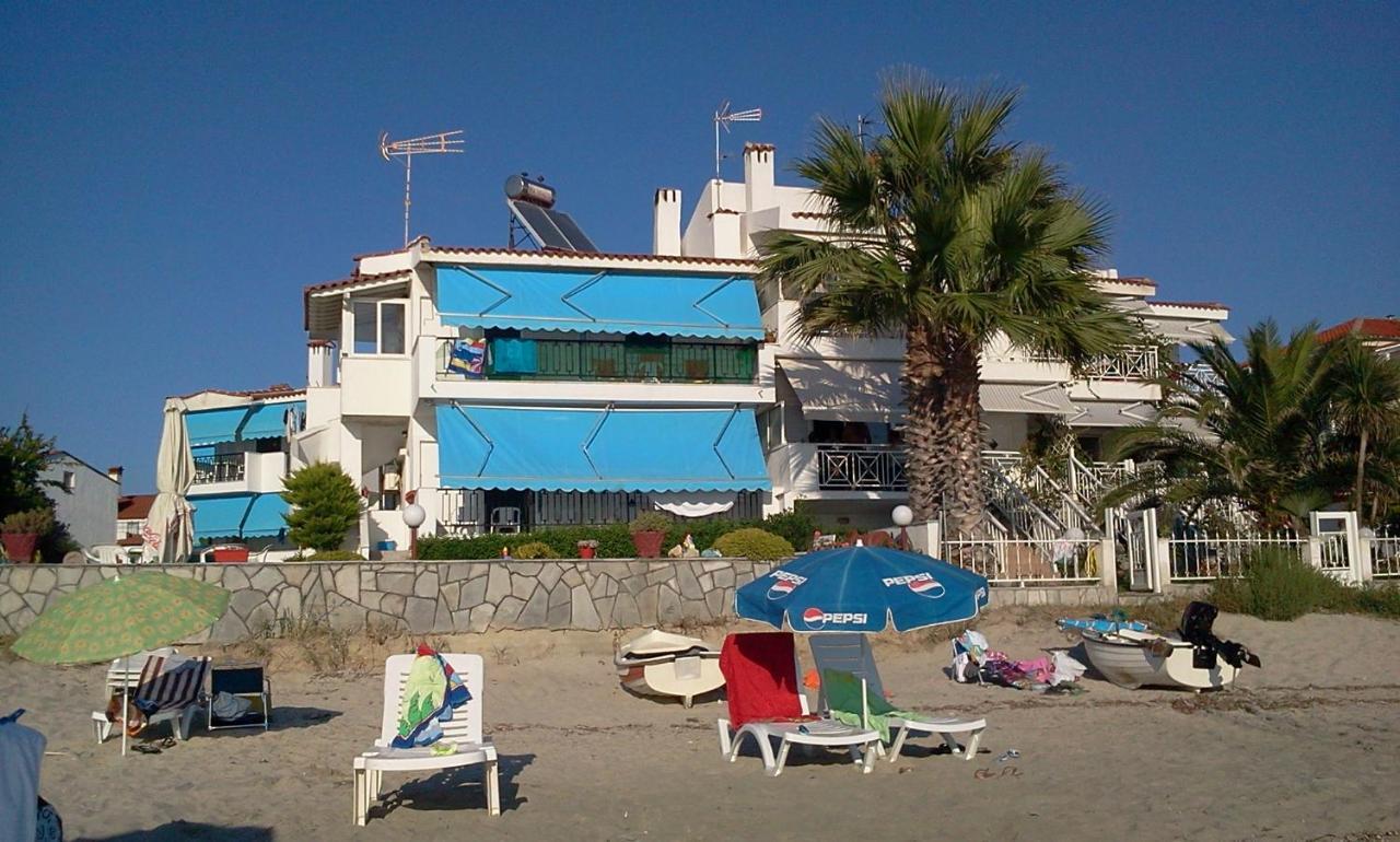 Iris Seafront Apartments Fourka Exterior foto