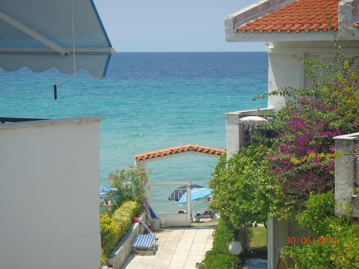 Iris Seafront Apartments Fourka Exterior foto